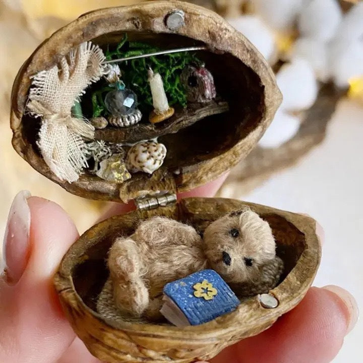 【🔥 50% OFF】🏠Festive Gift✨ Magical Walnut Shell Dollhouse|Mini Library&Tiny World of Wonder